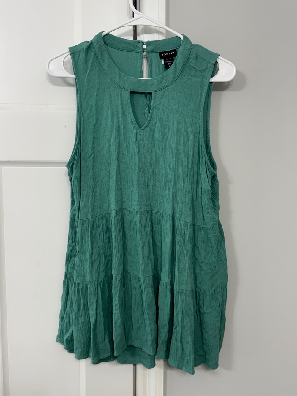 torrid teal-green sleeveless tiered keyhole tank